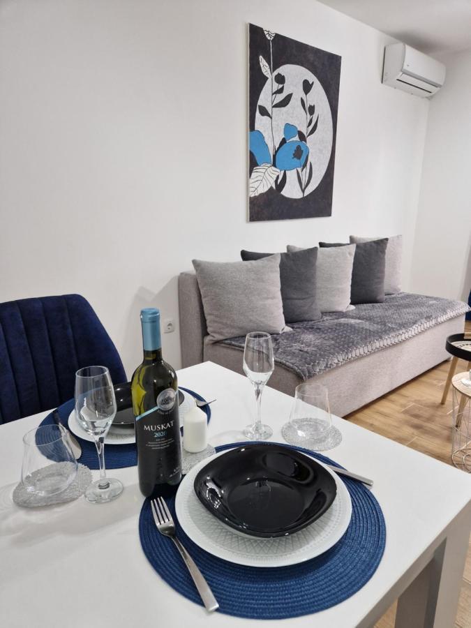 סרמסקה מיטרוביקה Apartman Astra מראה חיצוני תמונה