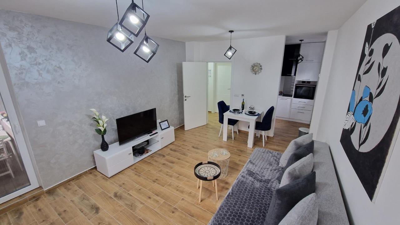 סרמסקה מיטרוביקה Apartman Astra מראה חיצוני תמונה