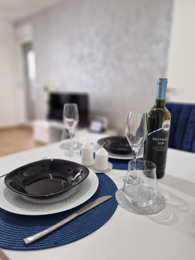 סרמסקה מיטרוביקה Apartman Astra מראה חיצוני תמונה