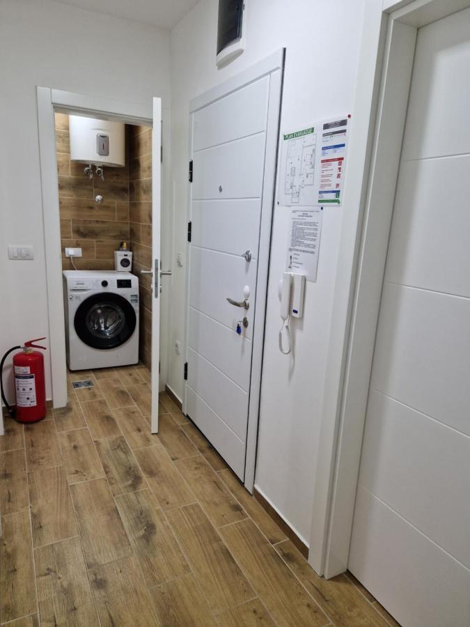 סרמסקה מיטרוביקה Apartman Astra מראה חיצוני תמונה